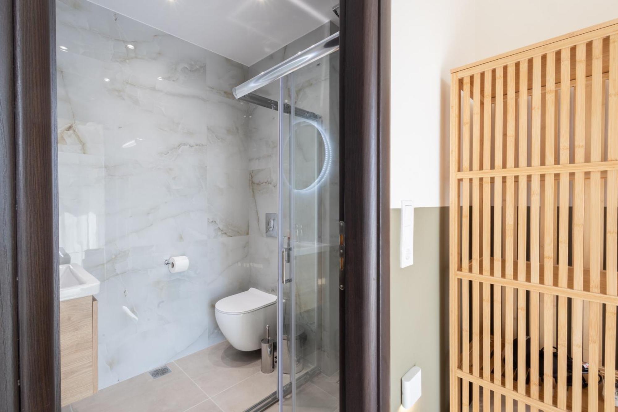 Luxurious 3-Bedroom Seaside Retreat Fully Renovated In 2025 Athens Luaran gambar