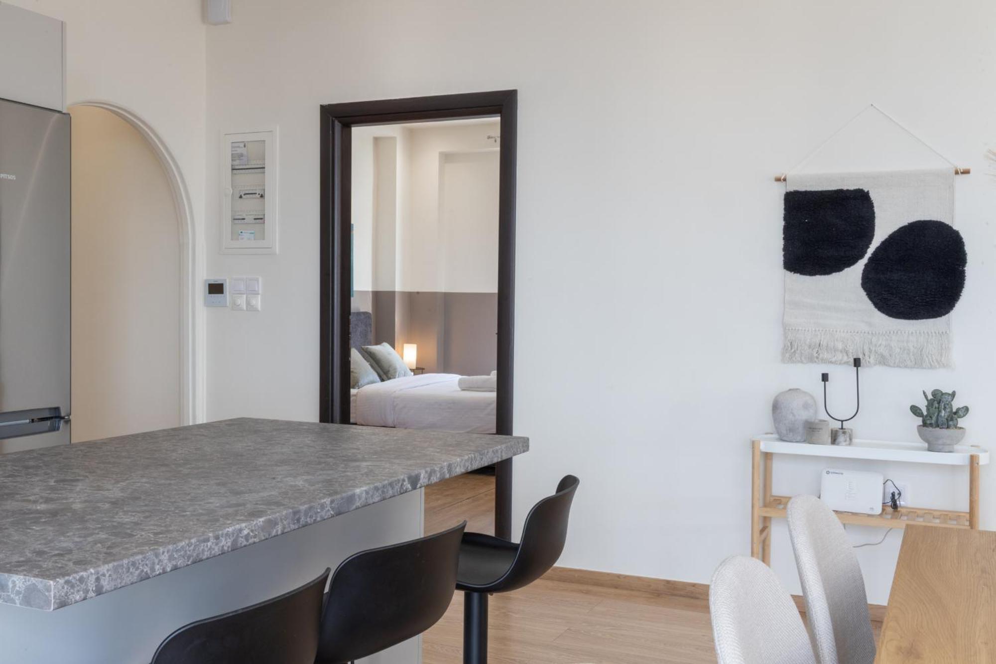 Luxurious 3-Bedroom Seaside Retreat Fully Renovated In 2025 Athens Luaran gambar