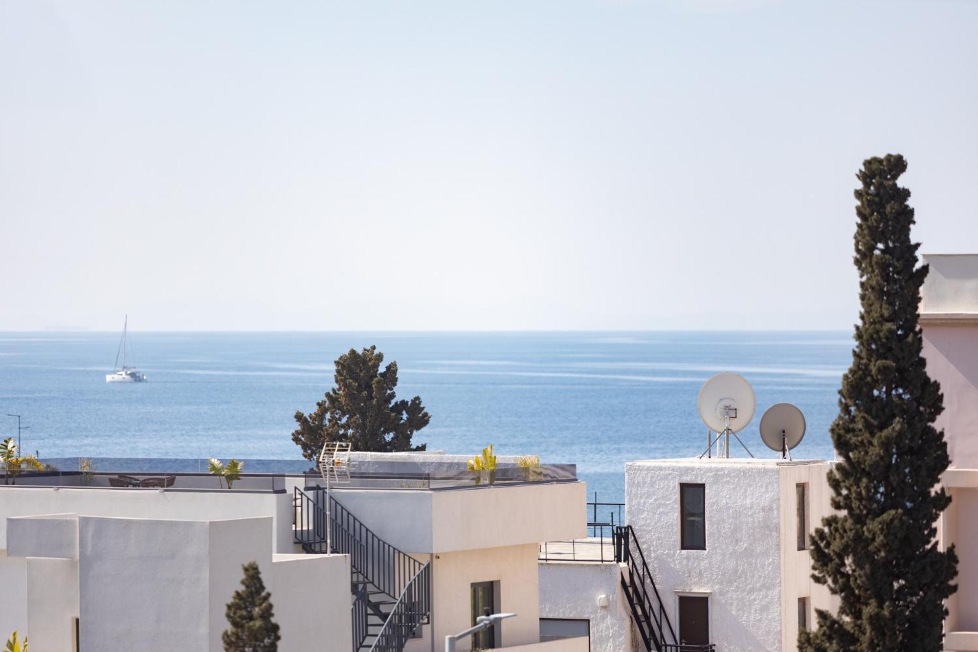 Luxurious 3-Bedroom Seaside Retreat Fully Renovated In 2025 Athens Luaran gambar